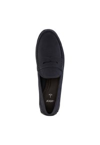 Mocasines de ante azul marino sin cordones con un detalle de lazo cosido y forro de cuero. Presentan una suela plana y un diseño de punta redondeada.