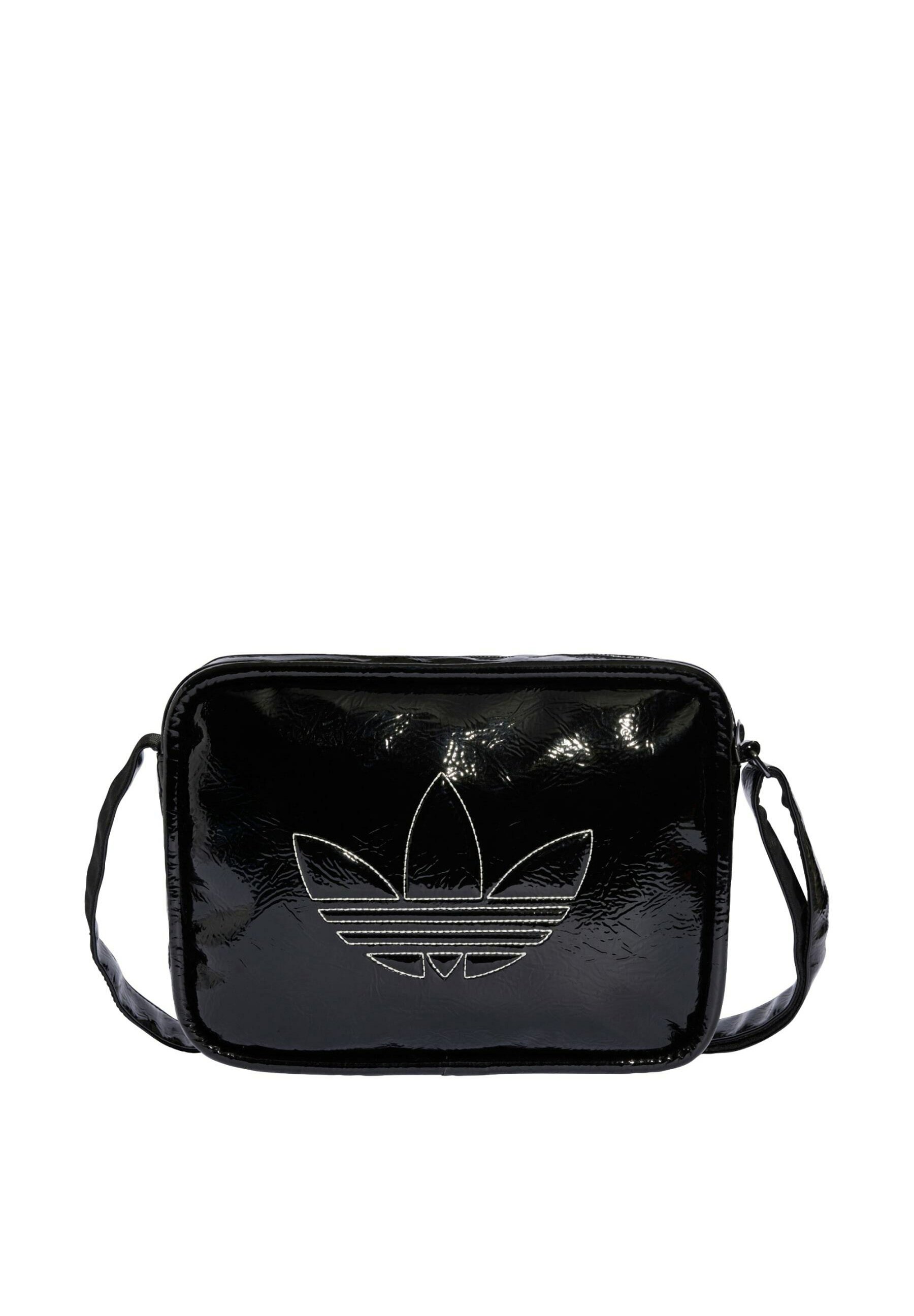 【adidas】 Originals Adicolor Premium Airliner Bag Carry your essentials in style with these Adicolour Airliner
