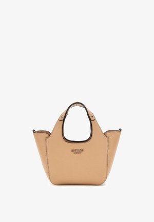 Beige Handtasche aus Leder mit strukturierter Oberfläche, doppelten kurzen Griffen und geprägt logo auf der Vorderseite. Hat eine zugespitzte Silhouette.