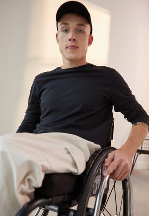 Pier One T-shirt à manches longues - black