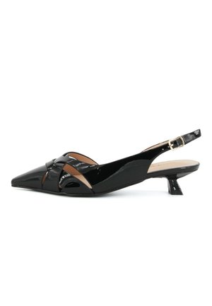 Scarpa da donna con tacco basso, cinturino posteriore slingback, in pelle verniciata nera, punta a punta e dettaglio di cinturino intrecciato incrociato.