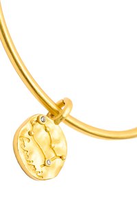 Złota naszyjnik z okrągłym wisiorkiem, z motywem konstelacji Bliźniąt i małymi akcentami z cyrkonii. Gładka tekstura.