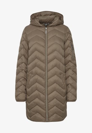 Abrigo acolchado en verde caqui con un patrón de flechas, que cuenta con una capucha, cremallera frontal y bolsillos laterales. Diseño largo y ligeramente holgado.