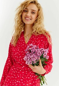 NAOKO STRAWBERRY czerwony