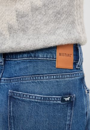 Mustang STYLE MADISON WIDE - Straight leg jeans - blau