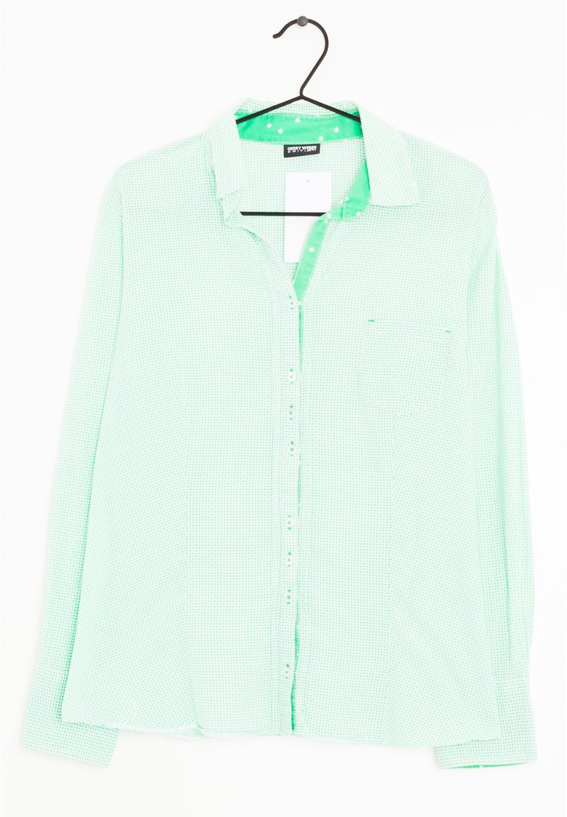 Chemise vert clair avec un petit motif à carreaux, manches longues, devant boutonné, poche poitrine unique et col intérieur vert contrasté.