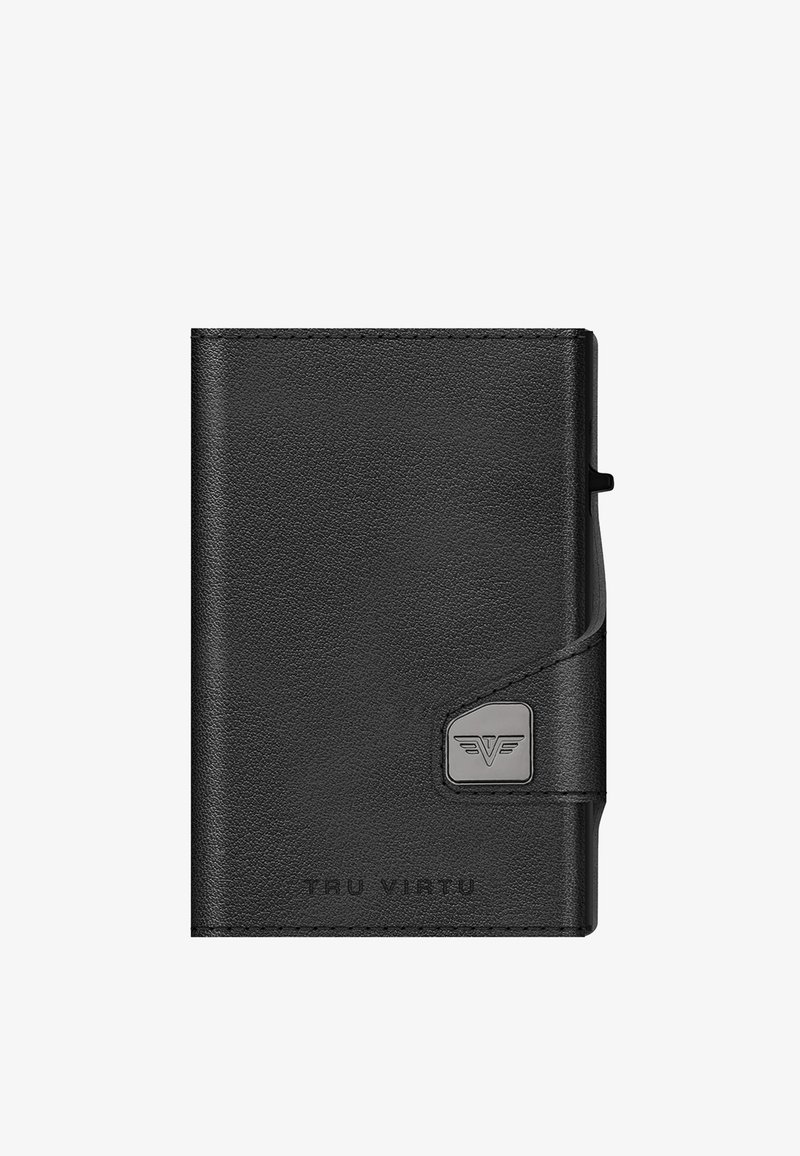 Portafoglio in pelle nera con finitura testurizzata, caratterizzato da un accento logo argentato e un design elegante e compatto. Include un meccanismo di chiusura sicuro.