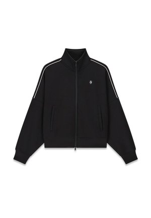 Giacca nera con zip realizzata in tessuto morbido, con colletto alto, due tasche frontali e strisce bianche sui lati delle spalle.