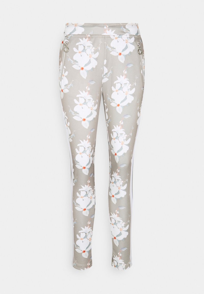 Pantalon slim gris clair avec motif floral blanc et orange, poches avant zippées et bandes blanches latérales.
