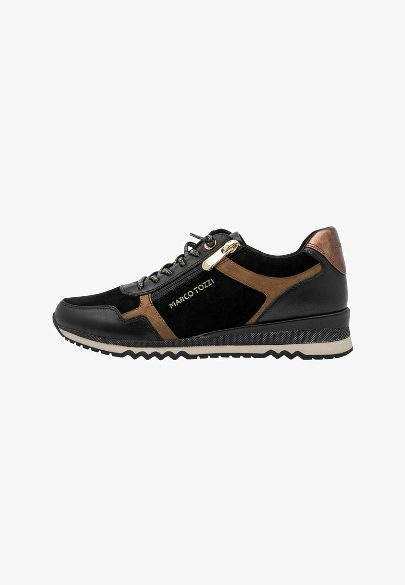 Baskets basses noires et marron avec lacets noirs, fermeture éclair latérale, semelle blanche et logo "Marco Tozzi" sur le côté.