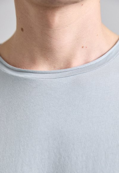 Filippa K ROLL NECK TEE - Basic póló - thunderstorm