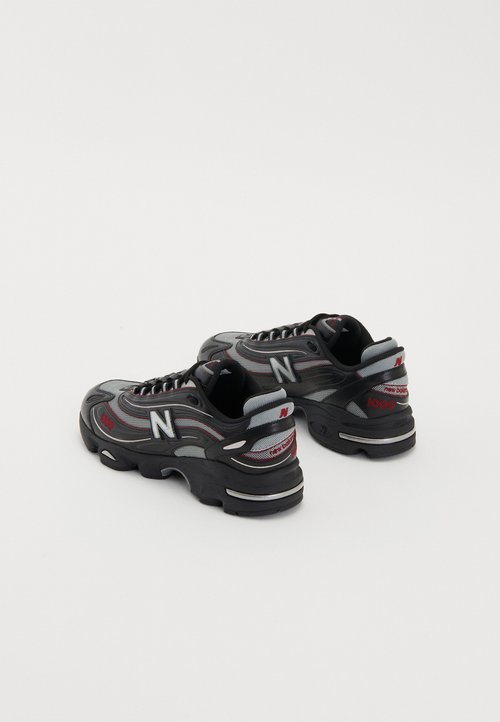 New Balance M1000 UNISEX - Trainers - black/red — photo 3