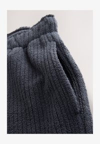 Ausgewählt, slate grey