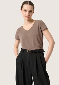 Soaked in Luxury COLUMBINE V-NECK - T-shirt - bas - morel