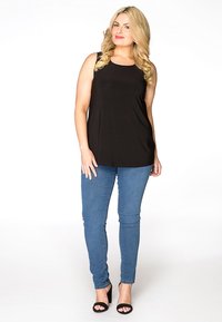 YOEK Top - black