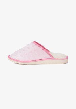 Club4Brands Pantuflas - pink