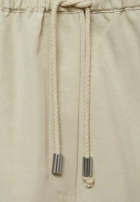 Mango Pantaloni de trening - mottled olive