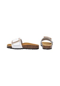 Białe klapki na slip-on z błyszczącą klamrą, korkową wkładką i teksturowaną czarną podeszwą. Minimalistyczny design z gładką cholewką i płaskim profilem.