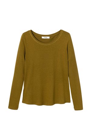 Chemise à manches longues en vert olive, en tissu jersey doux. Présente un col rond et une coupe décontractée, avec une texture lisse.