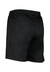 Shorts de sport noirs fabriqués dans un tissu lisse et léger ; dotés d'une taille élastique et d'un design simple et dépouillé.