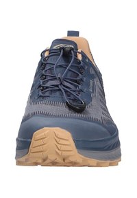 Trail-Laufschuh in Dunkelblau, mit einem atmungsaktiven Mesh-Obermaterial, Gummisohle mit einem strukturierten Muster und einem schnellen Schnürsystem.