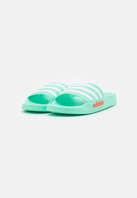 adidas Performance ADILETTE SHOWER - Chinelos de piscina - pulse mint/footwear white/turbo