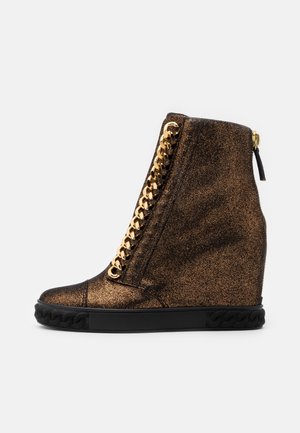 Bottines à talons hauts - black