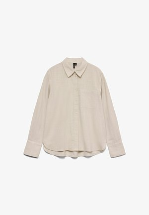 Bež dolga srajca z gumbi, z ostrim ovratnikom, prsnim žepom in širokimi manšetami, iz teksturirane lahke tkanine.