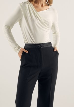 Long sleeved top - off-white