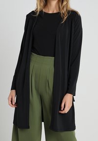 mint&berry Kardigan - black