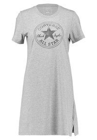 Sukienka w kolorze szarym heather, krótki rękaw, casualowa, z okrągłym dekoltem oraz czarnym logo Converse All Star Chuck Taylor z przodu.