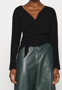 Nly by Nelly Långärmad tröja - black