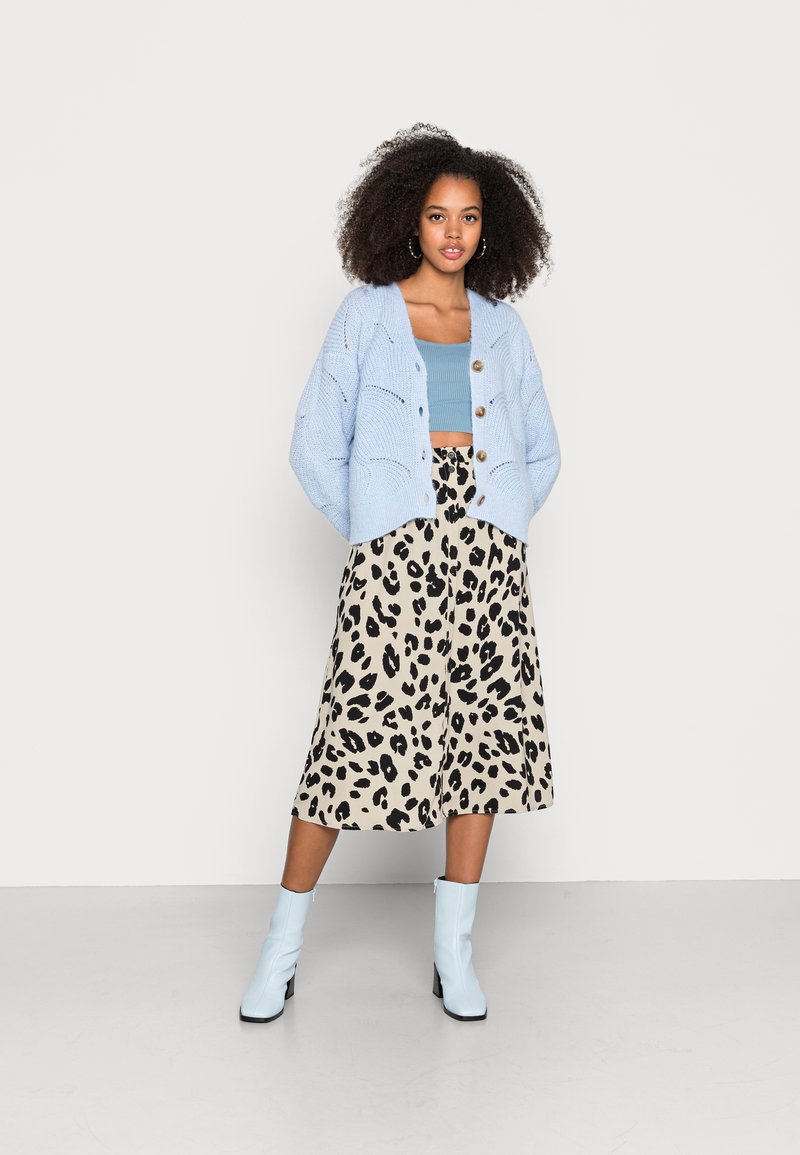 Damen Strickjacken | Pieces PCOFELI CARDIGAN Strickjacke kentucky blue/hellblau - RE72695 Damen Strickjacken | Pieces PCOFELI CARDIGAN Strickjacke kentucky blue/hellblau - RE72695