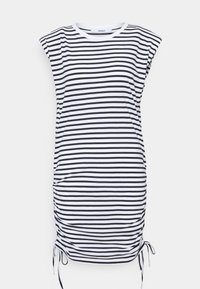 Robe rayée en noir et blanc, dotée de manches courtes, d'un col rond et de côtés à cordon réglable pour ajuster la longueur. Tissu à la texture douce.