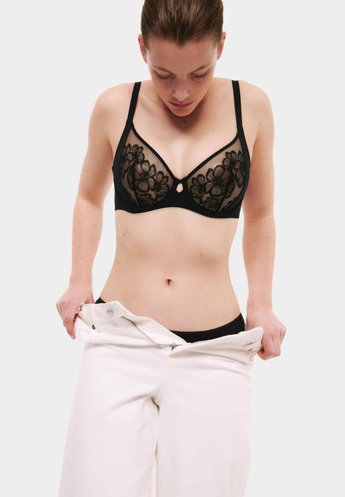 Buono Esselunga Reggiseno Senza Ferretto In Extenso Donna, Non Imbottito, Nero, Taglie 80-105 B-E - Nuovo Con Etichette! Completo Elegante Donna Buono Esselunga Reggiseno Senza Ferretto In Extenso Donna, Non Imbottito, Nero, Taglie 80-105 B-E - Nuovo Con Etichette! Completo Elegante Donna