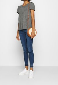 comma casual identity Vaqueros slim fit - blue denim