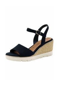 Sandal in blu navy con zeppa, cinturino alla caviglia, fibbia dorata, suola intermedia intrecciata, soletta imbottita color beige e suola in gomma bianca.