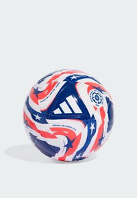 Pallone da calcio Adidas con finitura lucida, caratterizzato da elementi di design rossi, bianchi e blu, stelle e motivi curvi. Il testo include "Mundial de Clubes FIFA."