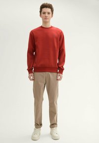 TOM TAILOR DENIM BASIC MIT LOGO PRINT - Mikina - velvet red