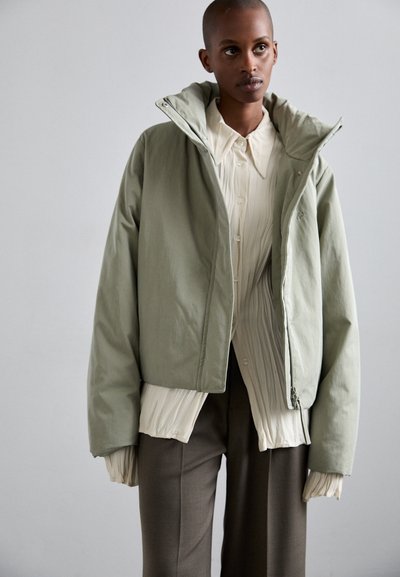 Holzweiler MOTO - Chaqueta de plumas - light army