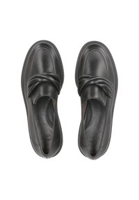 Mocasines de cuero negro con un detalle trenzado en la parte frontal, textura suave, punta redondeada y plantillas acolchadas. Suelas de goma para mejor agarre.