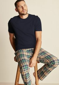 Next LIGHTWEIGHT  SET - REGULAR FIT - Pizsamák - navy blue stone natural check