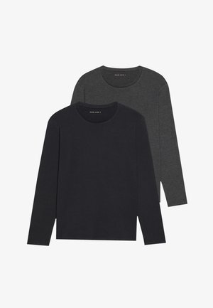 Zwei langärmelige T-Shirts aus dunkelblauem und dunkelgrauem Baumwollstoff. Runder Ausschnitt, weicher Stoff und normale Passform mit geraden Säumen.