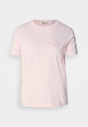 Lys rosa T-skjorte laget av bomull med korte ermer, rund hals og en liten brodert logo på venstre bryst.