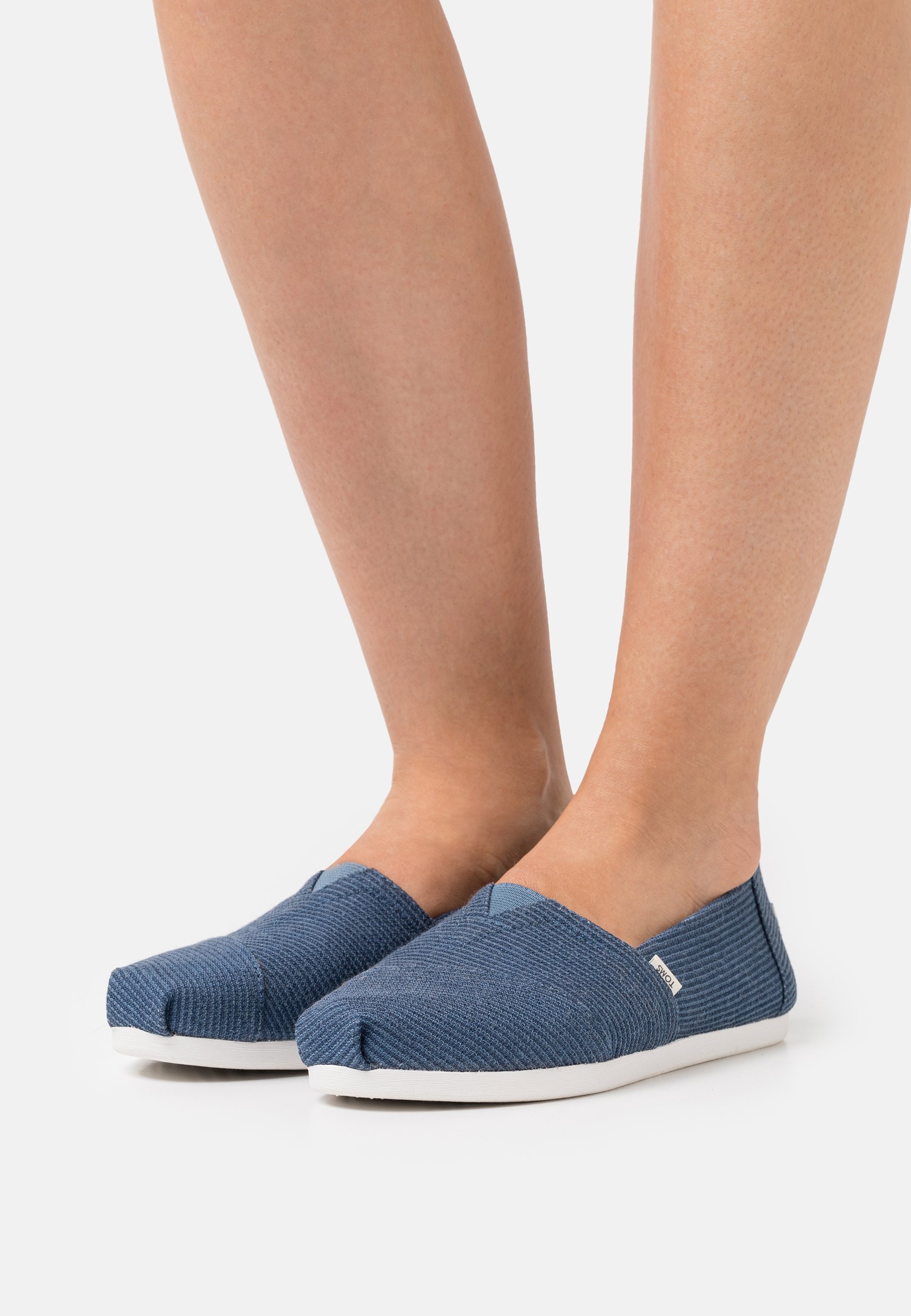 TOMS ALPARGATA VEGAN - Mocasines - blue/azul marino - Zalando.es