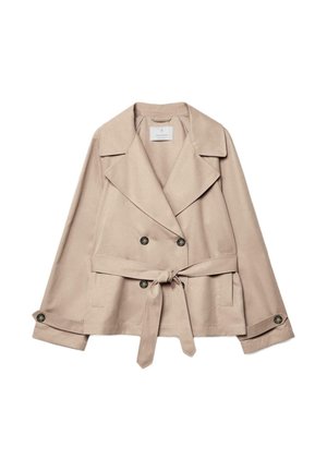 Beige dobbeltradet trenchcoat med brede revers, bælte bundet i taljen, knaplukning ved ærmerne og to forlommer.