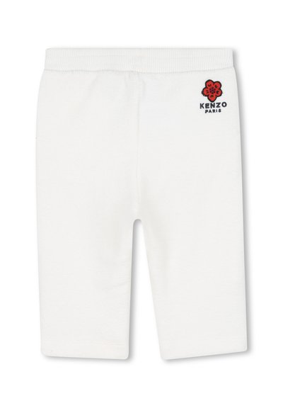 Shorts en coton blanc avec une taille élastique. Présente une fleur rouge brodée et le logo "KENZO PARIS" en noir. Texture lisse, longueur genou.