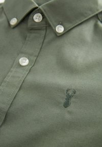 Next OXFORD - Camicia - khaki green