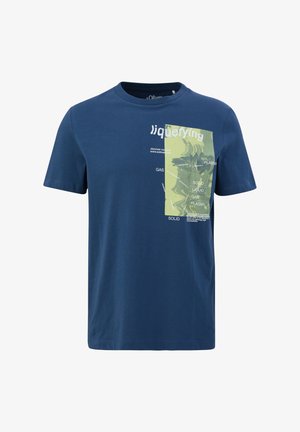 T-shirt bleu marine à manches courtes avec un graphique rectangulaire vert et un texte blanc sur les états de la matière sur le côté gauche de la poitrine.