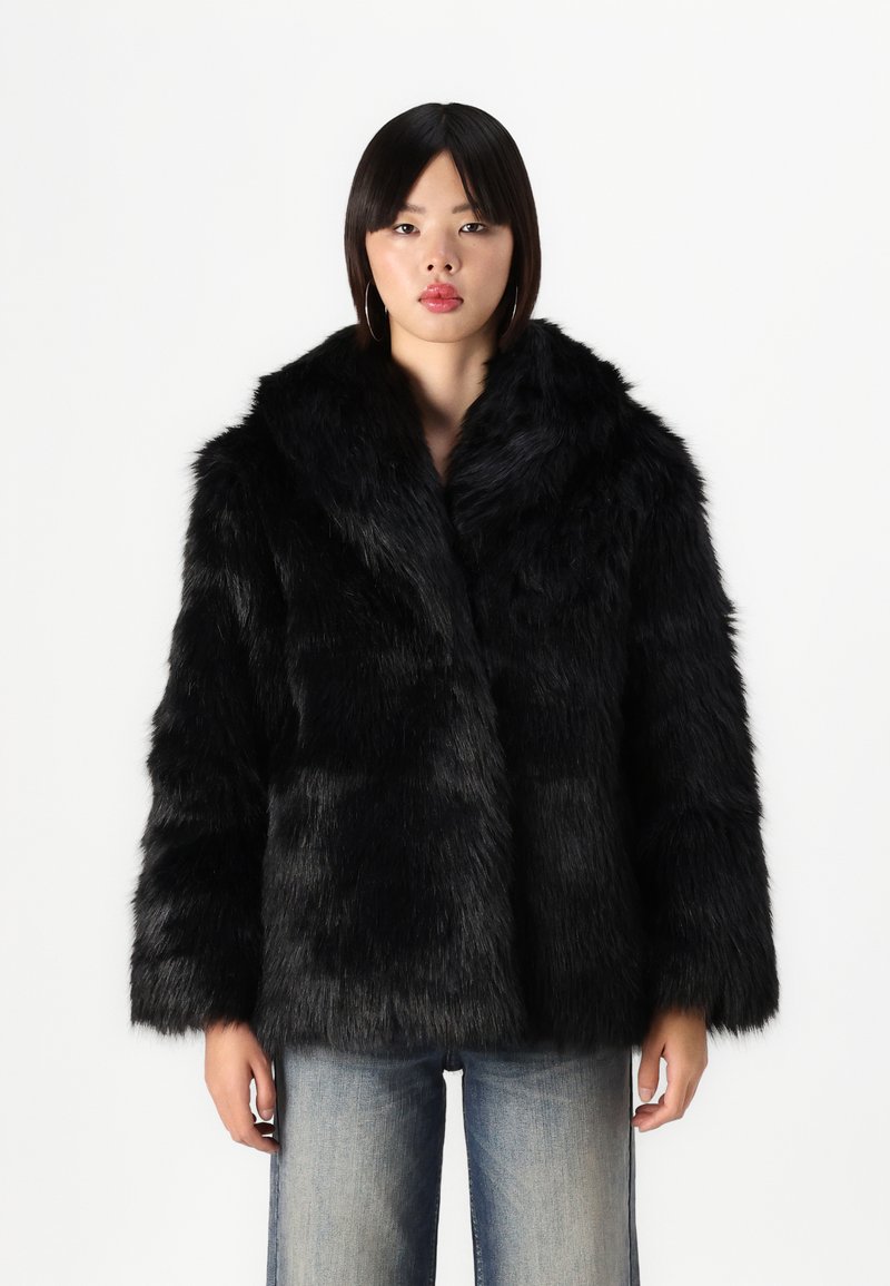 Abercrombie & Fitch Shawl Collar Faux Fur Coat - Zimní bunda - black